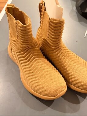 APL high tops